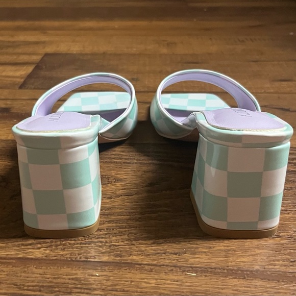 Audrey O. • Slide Shoes • W/ Mint Green • Checkered Design • Size 9 - Picture 11 of 13